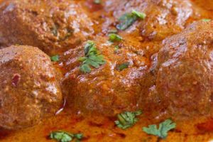 Dum Aloo Bharwan